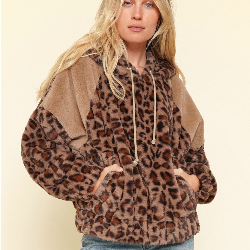 🆕Hem & Thread Faux Fur Fleece Crop Hooded Pullover Animal Print Leopard S,M &L - Picture 1 of 11